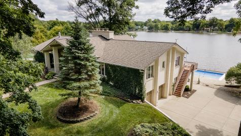 21 Lakeshore Court Carmel IN 46033