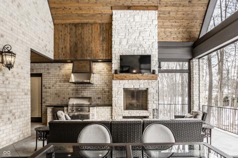 955 Bloor Lane Zionsville IN 46077