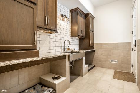 955 Bloor Lane Zionsville IN 46077