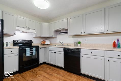8529 New Field Court Indianapolis IN 46231