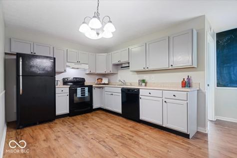8529 New Field Court Indianapolis IN 46231