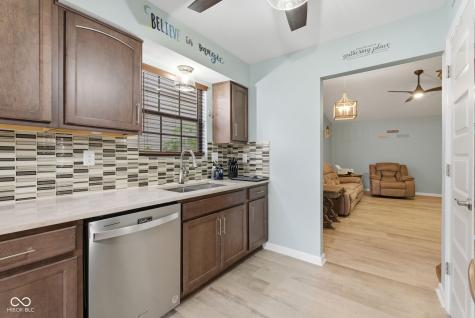 8928 Summer Walk Drive E Indianapolis IN 46227