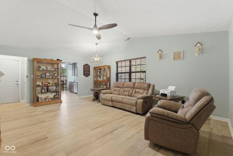 8928 Summer Walk Drive E Indianapolis IN 46227