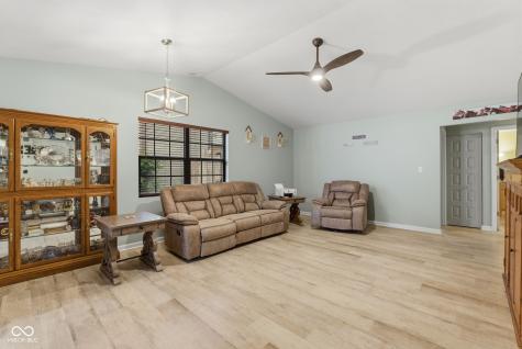 8928 Summer Walk Drive E Indianapolis IN 46227