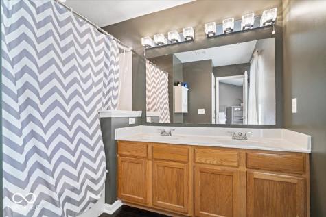 6611 Crestwell Lane Indianapolis IN 46268