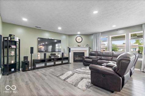 6611 Crestwell Lane Indianapolis IN 46268