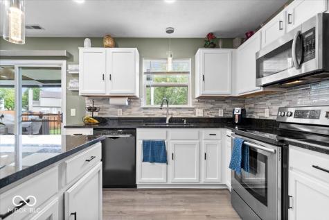 6611 Crestwell Lane Indianapolis IN 46268