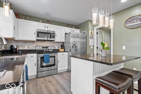 6611 Crestwell Lane Indianapolis IN 46268