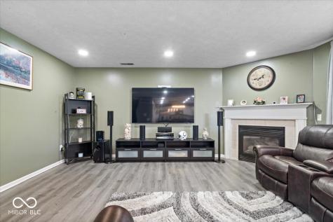 6611 Crestwell Lane Indianapolis IN 46268