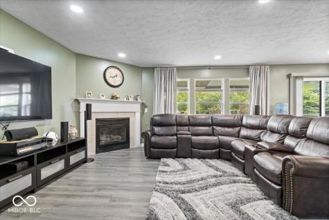 6611 Crestwell Lane Indianapolis IN 46268