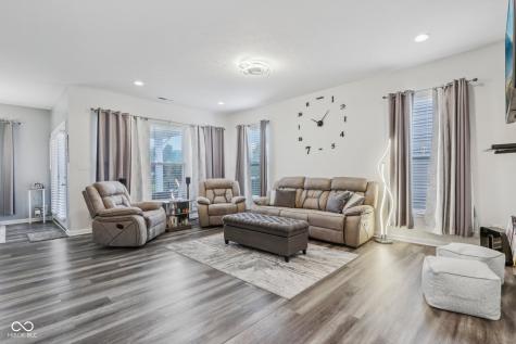 6042 Rockdell Drive Indianapolis IN 46237
