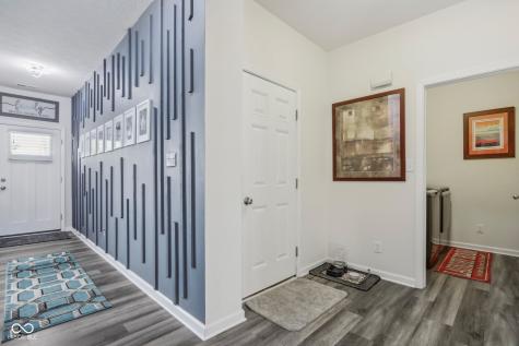 6042 Rockdell Drive Indianapolis IN 46237