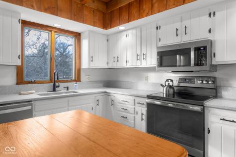 10128 S 700 W Columbus IN 47201