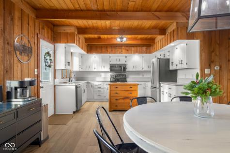 10128 S 700 W Columbus IN 47201
