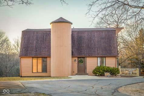 10128 S 700 W Columbus IN 47201