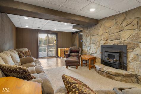 10128 S 700 W Columbus IN 47201