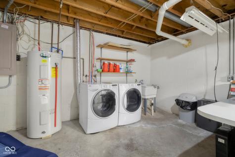 10128 S 700 W Columbus IN 47201