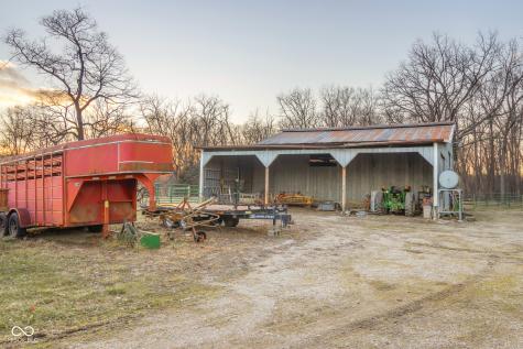 10128 S 700 W Columbus IN 47201