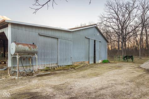 10128 S 700 W Columbus IN 47201