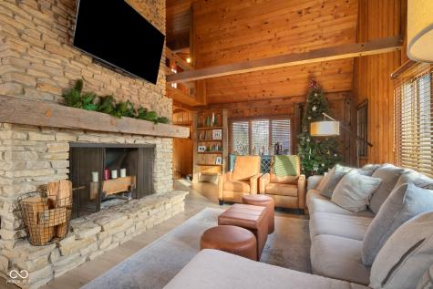 10128 S 700 W Columbus IN 47201