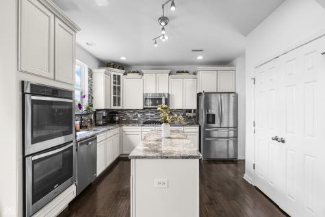 2101 Creek Bank Drive Columbus IN 47201