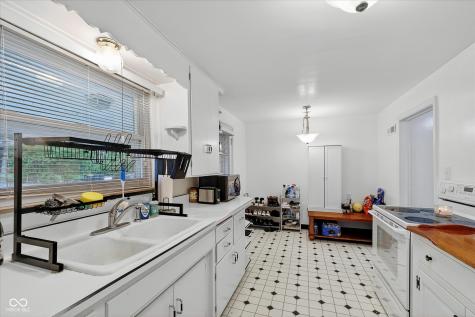 1921 E 10th Street Anderson IN 46012
