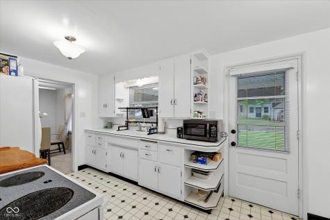 1921 E 10th Street Anderson IN 46012