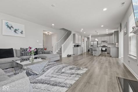 9133 Thames Drive Avon IN 46123