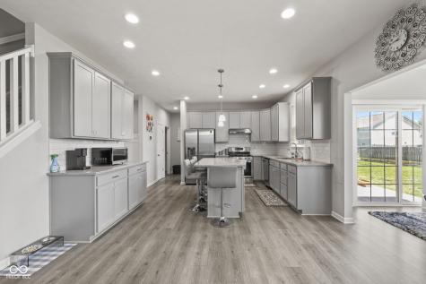 9133 Thames Drive Avon IN 46123