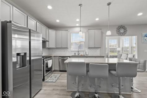 9133 Thames Drive Avon IN 46123