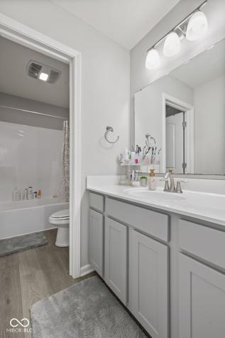 9133 Thames Drive Avon IN 46123