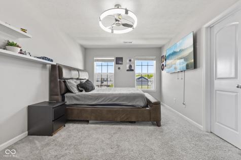 9133 Thames Drive Avon IN 46123