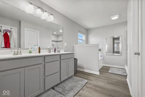 9133 Thames Drive Avon IN 46123