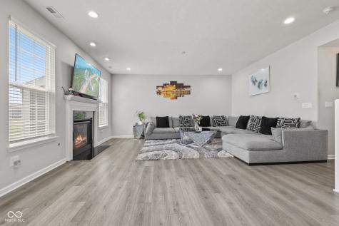 9133 Thames Drive Avon IN 46123
