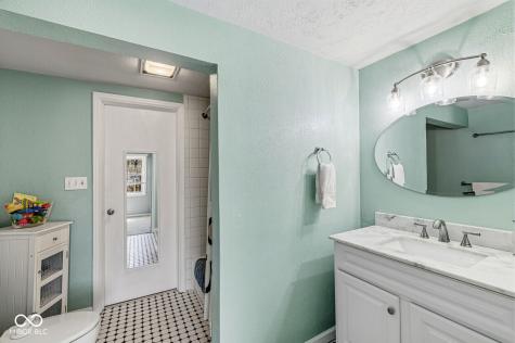 635 E 84th Street Indianapolis IN 46240