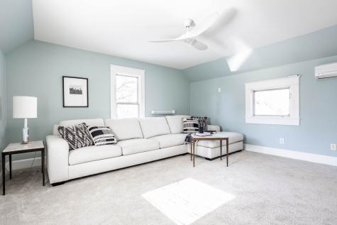 420 W Pine Street Zionsville IN 46077