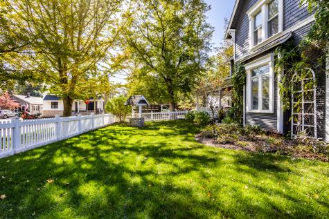 420 W Pine Street Zionsville IN 46077