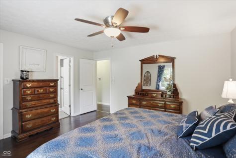 929 Briarwood Drive Greenwood IN 46142