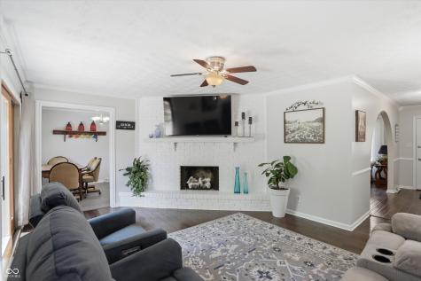 929 Briarwood Drive Greenwood IN 46142