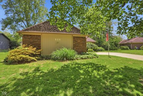 929 Briarwood Drive Greenwood IN 46142