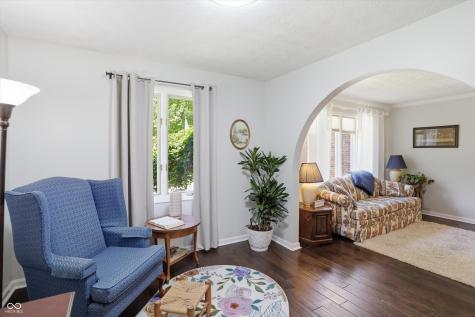 929 Briarwood Drive Greenwood IN 46142