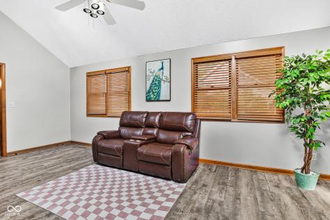 1142 Alydar Circle Indianapolis IN 46217