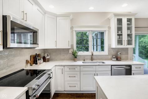9094 Iris Lane Zionsville IN 46077