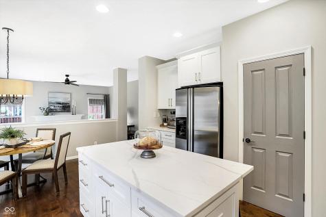 9094 Iris Lane Zionsville IN 46077