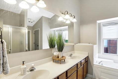 9094 Iris Lane Zionsville IN 46077