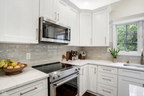 9094 Iris Lane Zionsville IN 46077