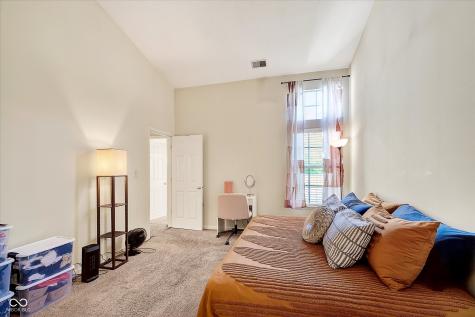5182 Pin Oak Drive Indianapolis IN 46254