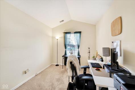 5182 Pin Oak Drive Indianapolis IN 46254