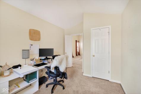 5182 Pin Oak Drive Indianapolis IN 46254