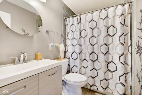 5182 Pin Oak Drive Indianapolis IN 46254